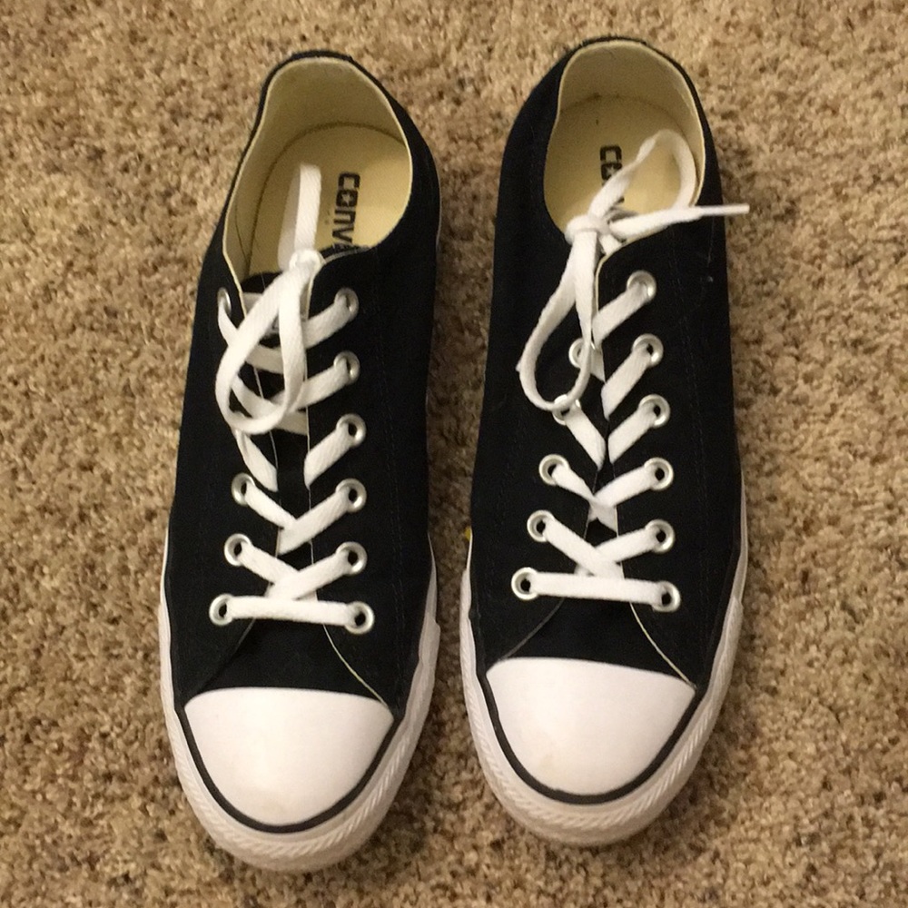 New! Authentic black converse! Feel free to offer!